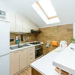 Julia Apartment *